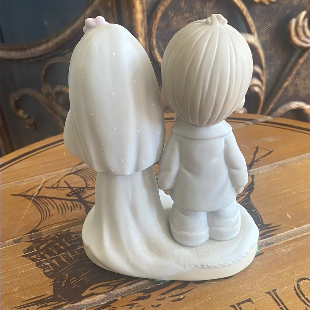Precious Moments The Lord Bless You and Keep You Bride & Groom Cake Topper 1979